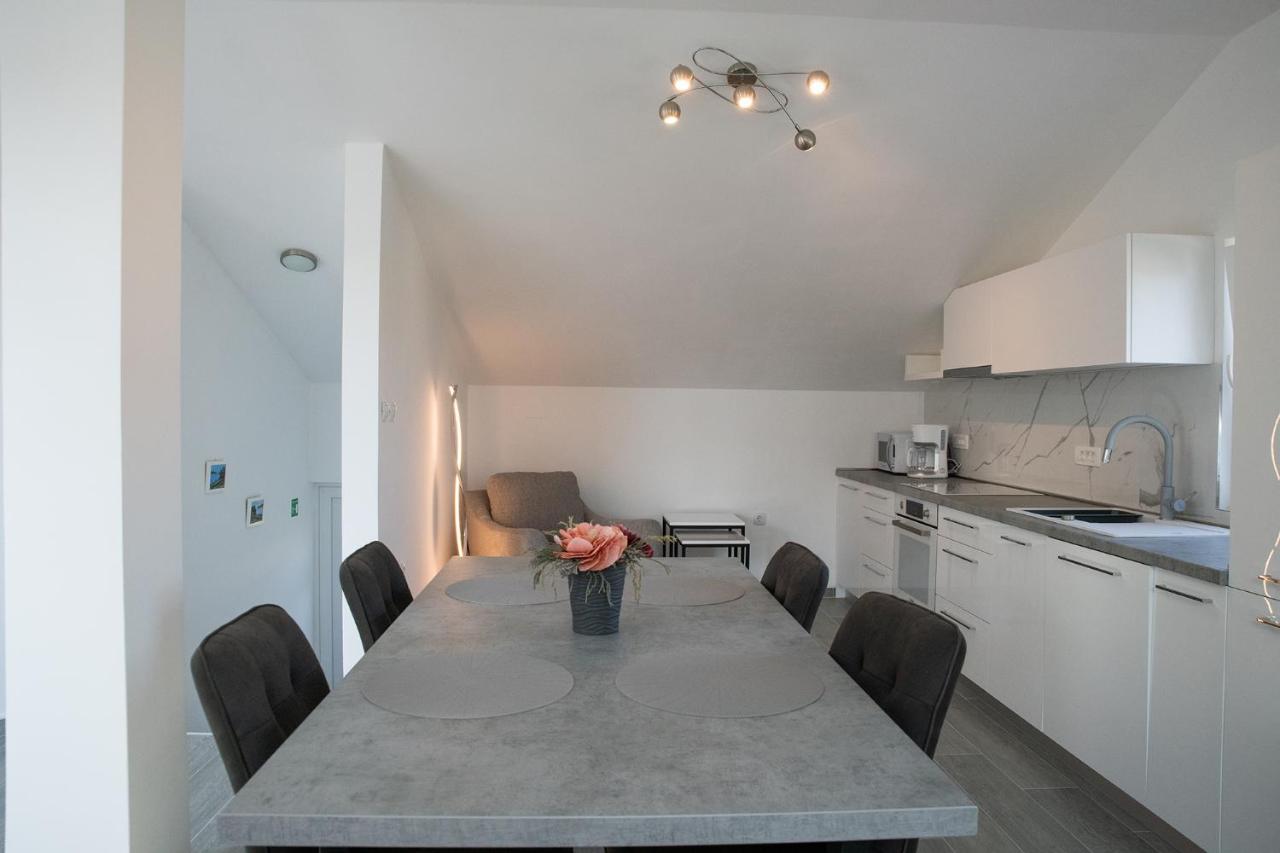 Apartmani Vrtodusic Banjol Екстер'єр фото