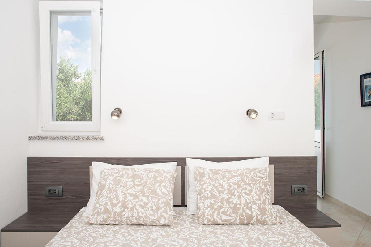 Apartmani Vrtodusic Banjol Екстер'єр фото