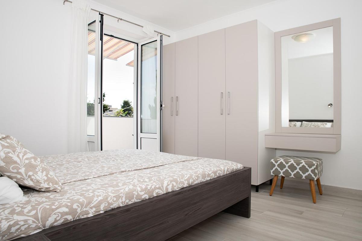 Apartmani Vrtodusic Banjol Екстер'єр фото