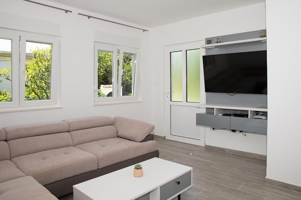 Apartmani Vrtodusic Banjol Екстер'єр фото