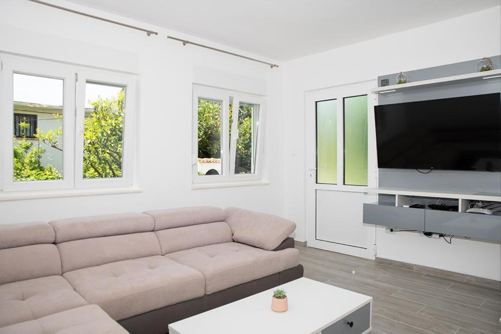 Apartmani Vrtodusic Banjol Екстер'єр фото