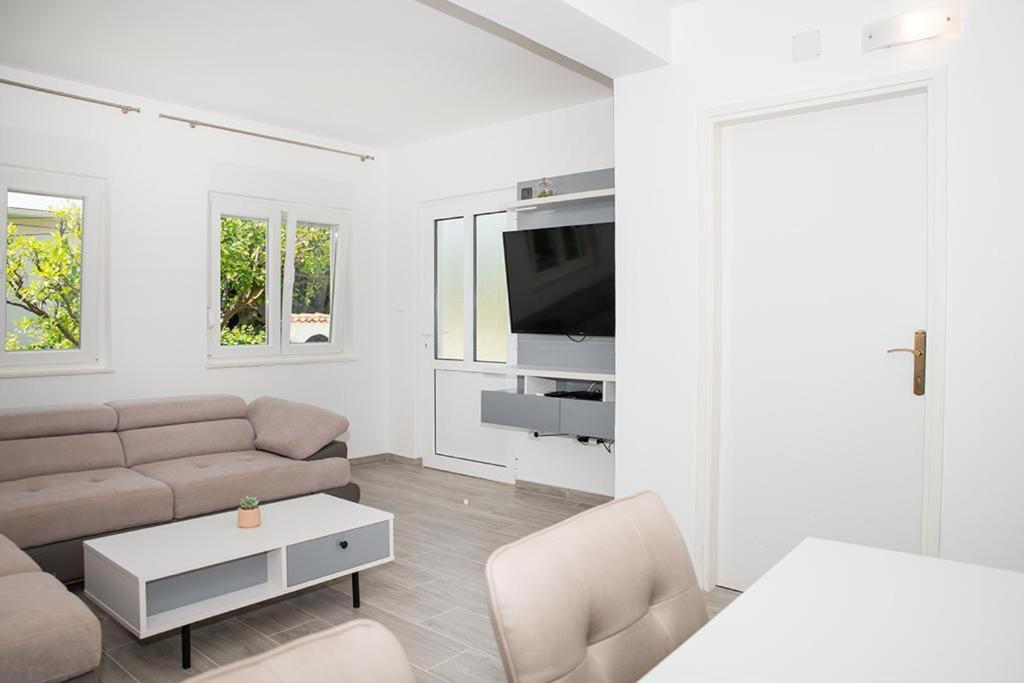 Apartmani Vrtodusic Banjol Екстер'єр фото